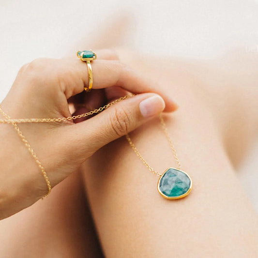 Handmade Gold Raw Emerald Necklace, May Birthstone Green Gemstone Jewelry